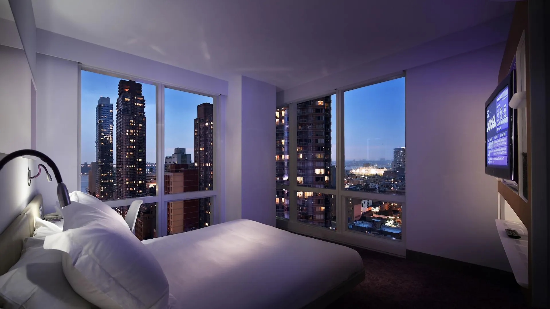 Yotel New York Times Square 4*,